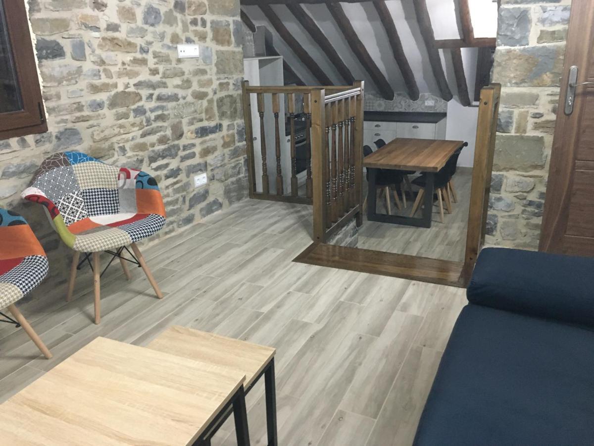 Apartamentos Bajo Pena Apartamentos Sanlorien El Pueyo de Araguas ภายนอก รูปภาพ
