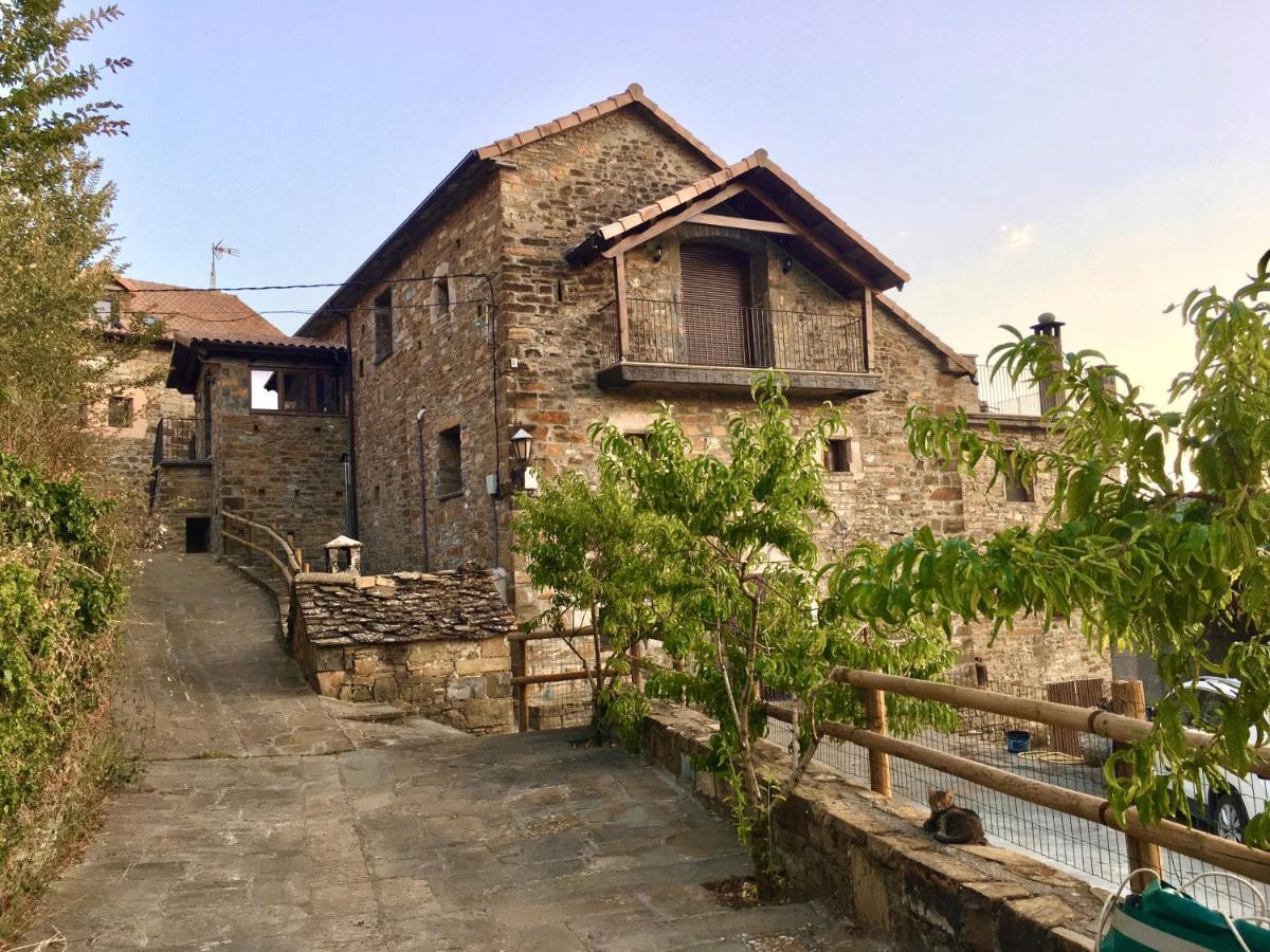 Apartamentos Bajo Pena Apartamentos Sanlorien El Pueyo de Araguas ภายนอก รูปภาพ