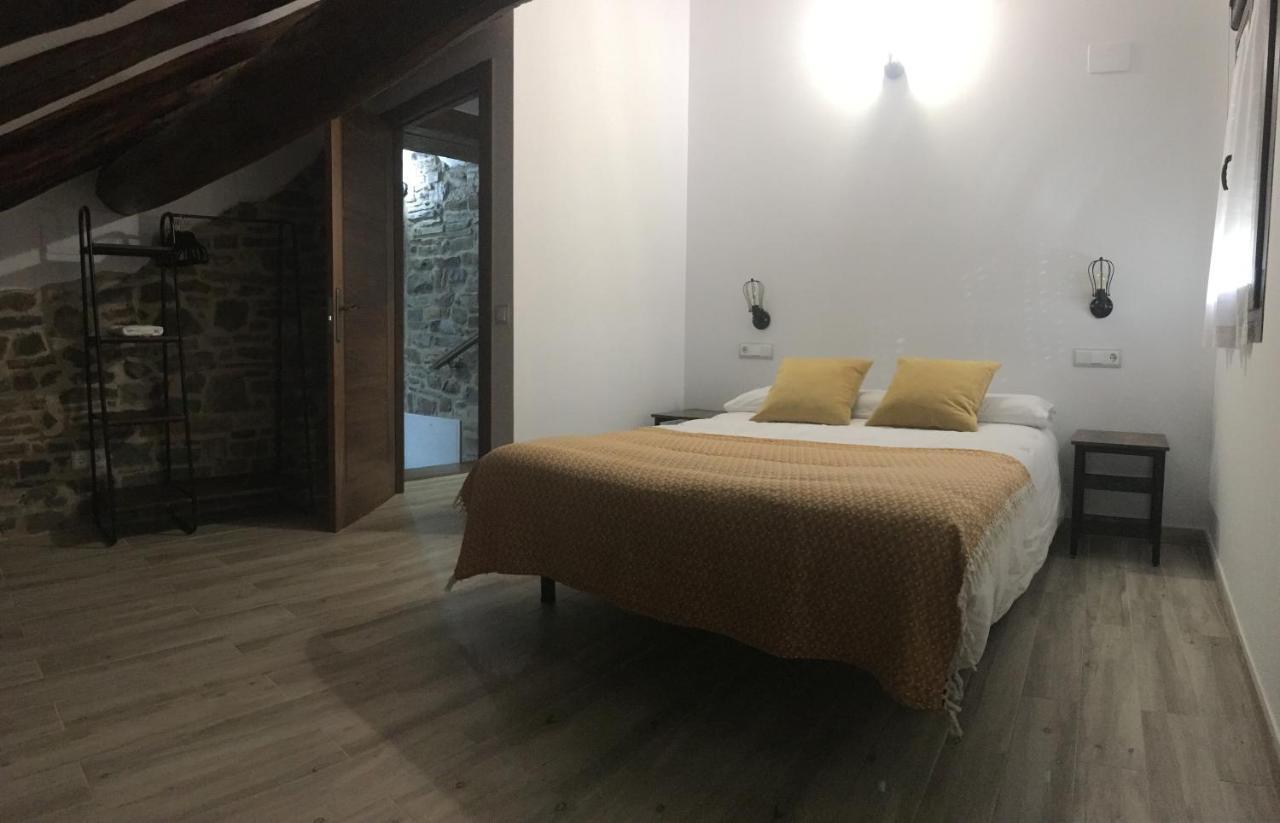 Apartamentos Bajo Pena Apartamentos Sanlorien El Pueyo de Araguas ภายนอก รูปภาพ