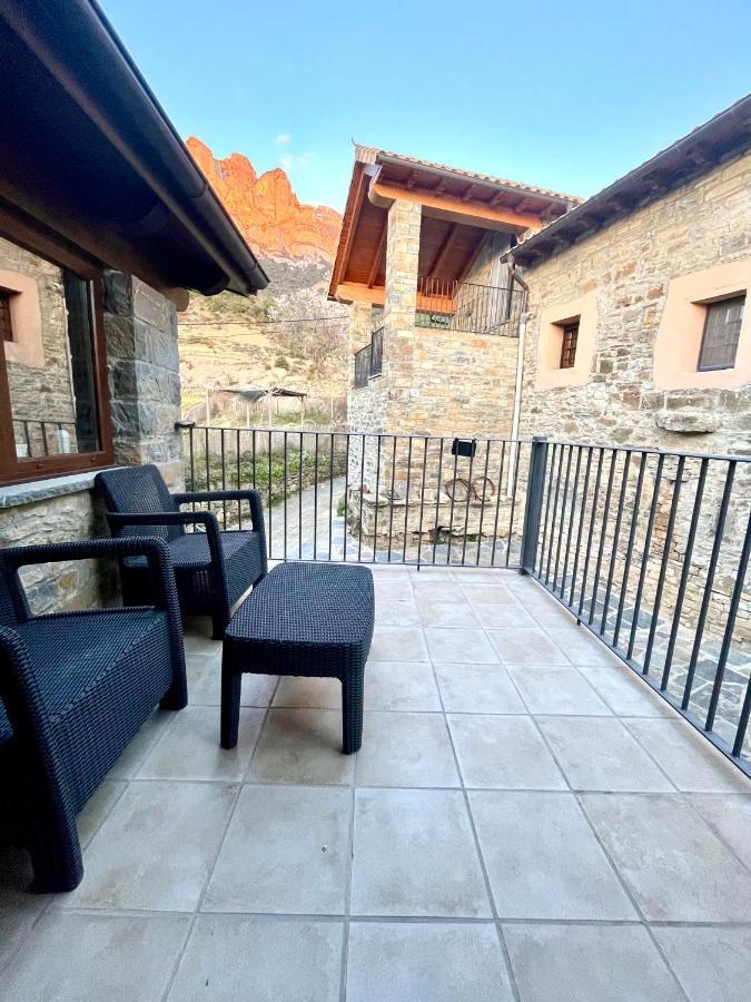Apartamentos Bajo Pena Apartamentos Sanlorien El Pueyo de Araguas ภายนอก รูปภาพ